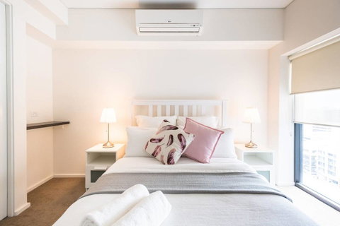Modern 2 Bedroom+WIFI/Netflix/Parking+Great Views! - C Tourism 28