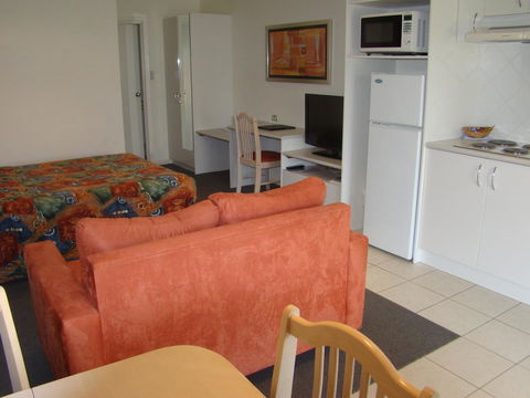 Dunsborough Central Motel - C Tourism 21