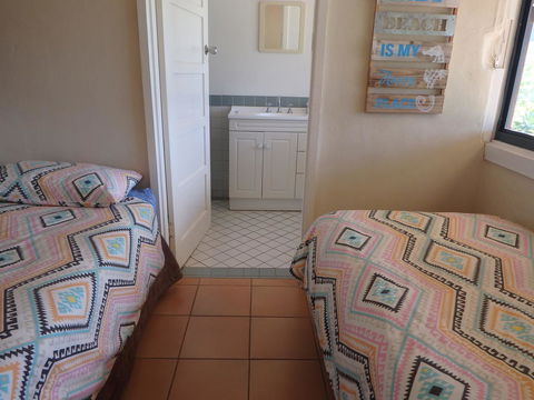 Lazy Lobster Holiday Units & Chalets - C Tourism 2