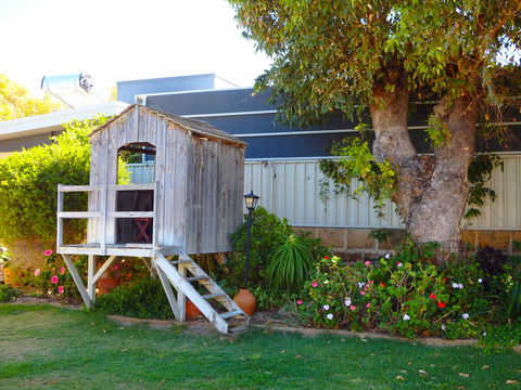 Lazy Lobster Holiday Units & Chalets - C Tourism 21