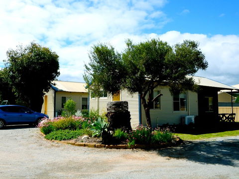 Lazy Lobster Holiday Units & Chalets - C Tourism 20
