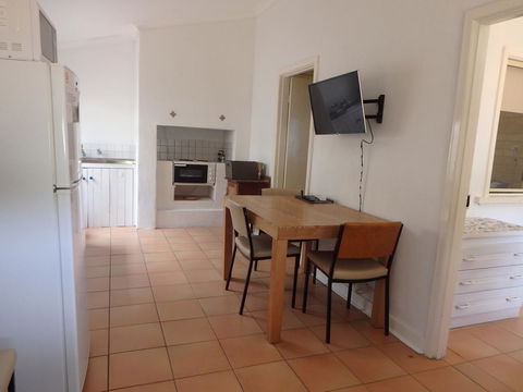 Lazy Lobster Holiday Units & Chalets - C Tourism 15