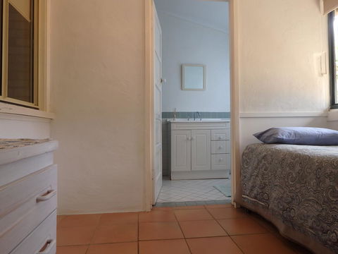Lazy Lobster Holiday Units & Chalets - C Tourism 13