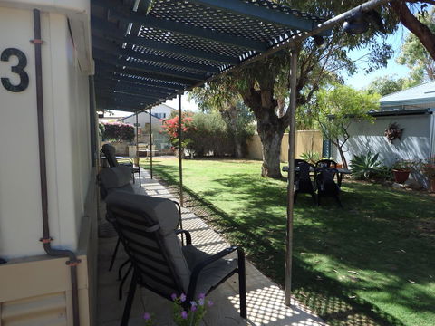 Lazy Lobster Holiday Units & Chalets - C Tourism 9