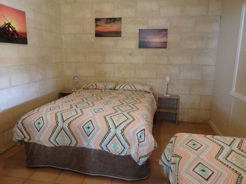 Lazy Lobster Holiday Units & Chalets - C Tourism 1