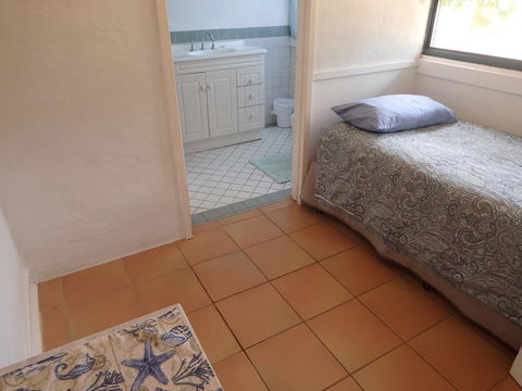 Lazy Lobster Holiday Units & Chalets - C Tourism 12