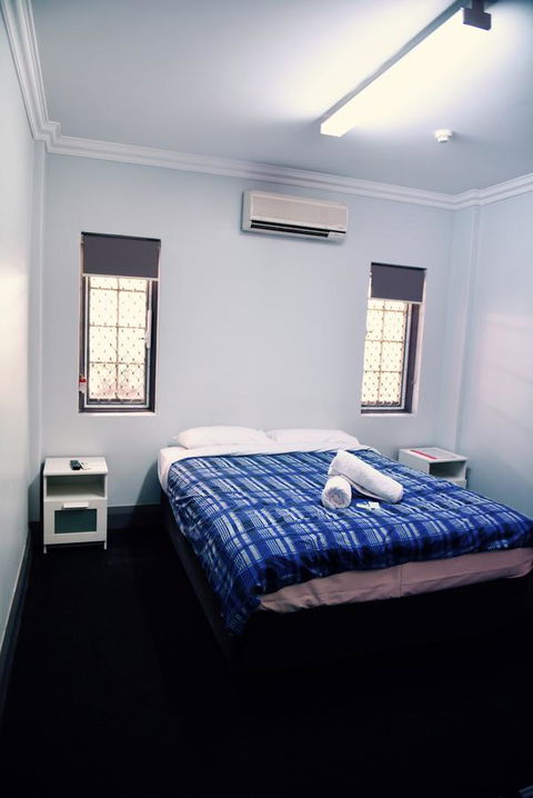 The Emperors Crown Hostel - C Tourism 27