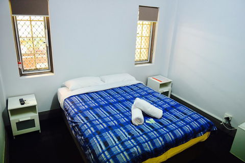 The Emperors Crown Hostel - C Tourism 13