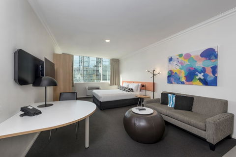 Oaks Perth Hotel - C Tourism 0