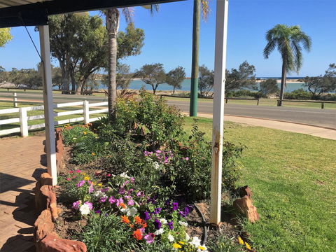 Kalbarri Seafront Villas - C Tourism 10