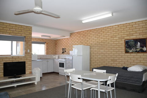 Kalbarri Seafront Villas - C Tourism 16