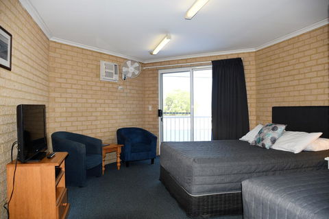 Kalbarri Seafront Villas - C Tourism 26