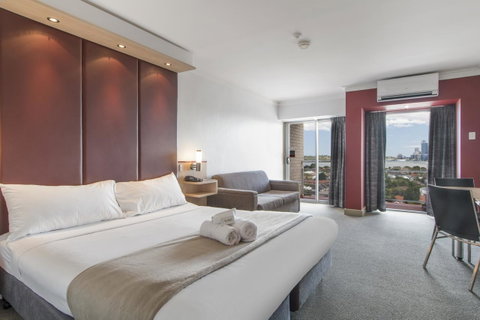 Metro Hotel Perth - C Tourism 0