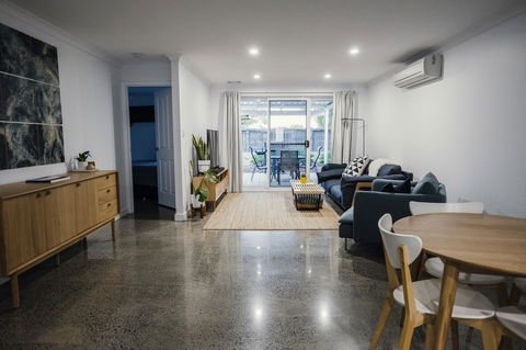 FortyTwo - Oceanside Retreat Busselton - C Tourism 0