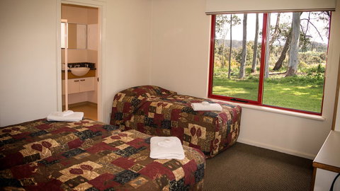 Karri Mia Chalets And Studios - C Tourism 14