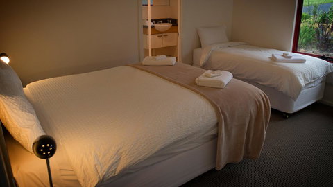 Karri Mia Chalets And Studios - C Tourism 6