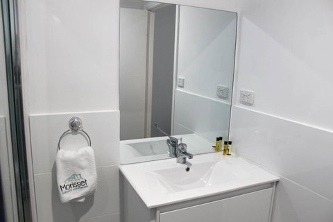 Morisset Serviced Apartments - C Tourism 9