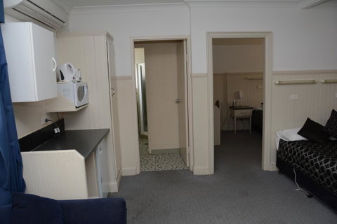 Ben Chifley Motor Inn - C Tourism 21