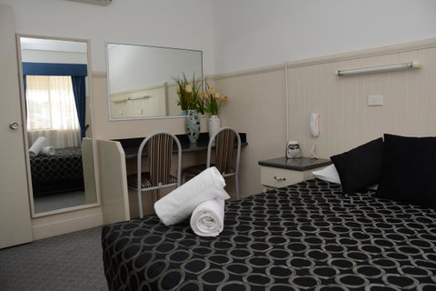 Ben Chifley Motor Inn - C Tourism 18