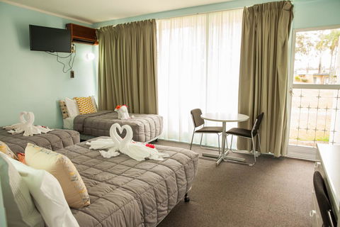 Kempsey Rose Motor Inn - C Tourism 8
