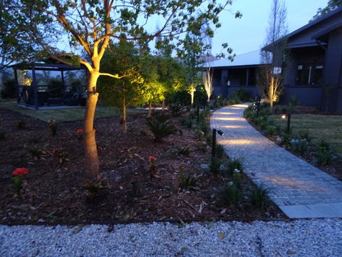 Romanz In The Valley (Luxury B&B) - C Tourism 24