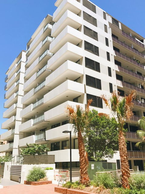 Modern & Cosy 2-Bedroom Apartment Hornsby - C Tourism 1