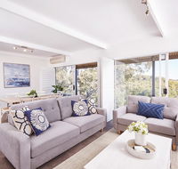 Bright and Spacious Family Home With Leafy Deck - C Tourism