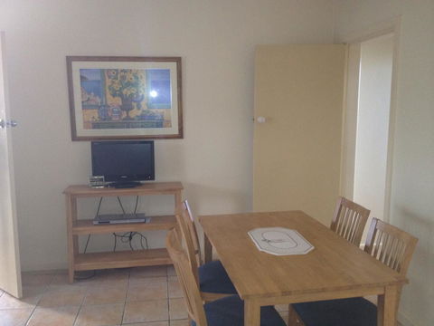 Oxley Cove Holiday Apartment - C Tourism 9