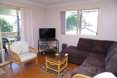 Bellhaven 2, 17 Willow Street - C Tourism 1