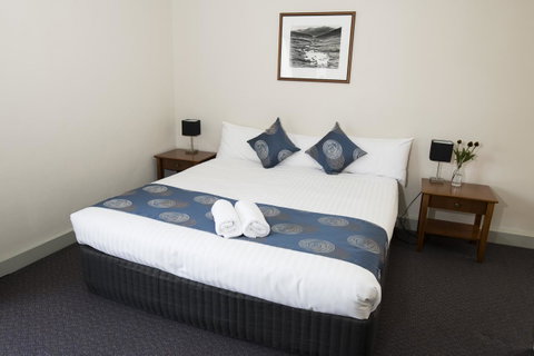 Banjo Paterson Inn - C Tourism 25