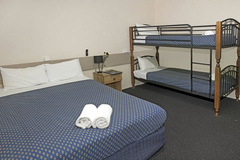 Banjo Paterson Inn - C Tourism 11