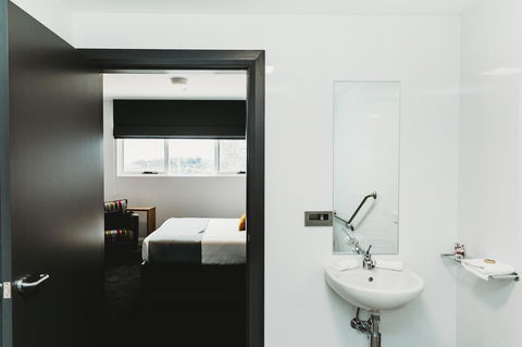 Coniston Hotel Wollongong - C Tourism 27