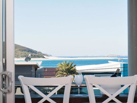 Blue View @ Fingal Bay - C Tourism 13