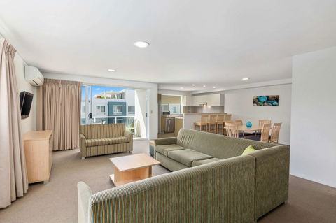 Quality Suites Pioneer Sands - C Tourism 5