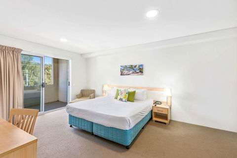 Quality Suites Pioneer Sands - C Tourism 9