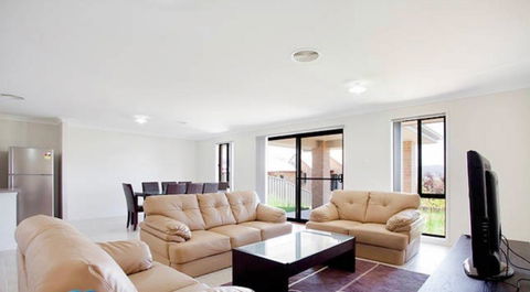 Jindabyne Executive - C Tourism 5