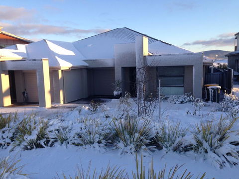 Jindabyne Executive - C Tourism 0
