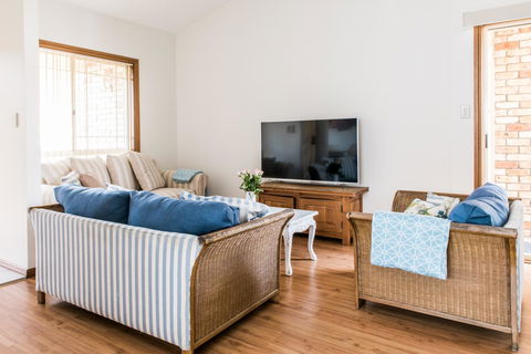 Ambience - C Tourism 6