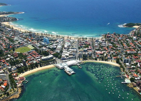 Oversized 2 Bedroom Manly Beach House - C Tourism 11