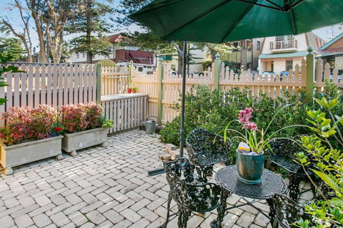 Oversized 2 Bedroom Manly Beach House - C Tourism 1
