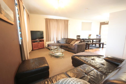 Full Circle Apartments - C Tourism 6