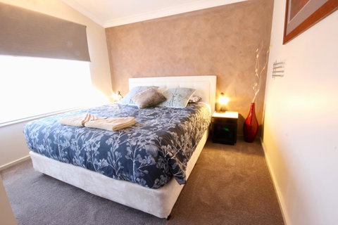 Full Circle Apartments - C Tourism 2