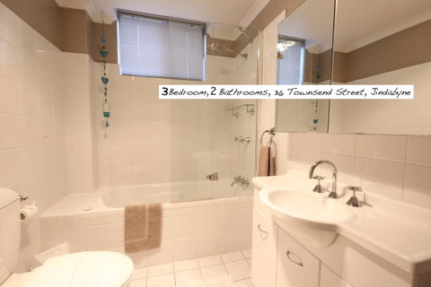 Full Circle Apartments - C Tourism 13