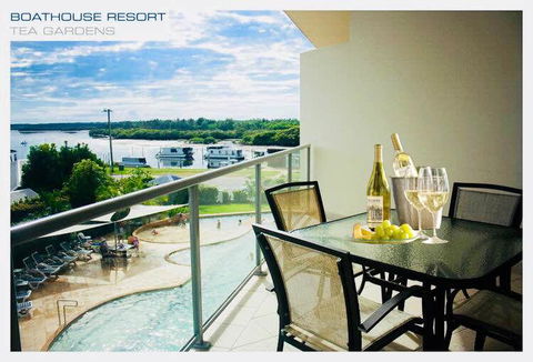 Boathouse Resort (Water Front) - C Tourism 10