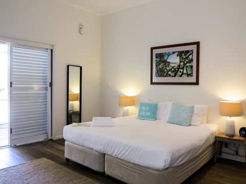 Cove Studios - C Tourism 11
