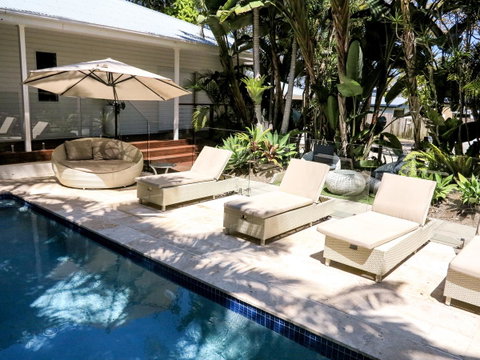 Cove Studios - C Tourism 23
