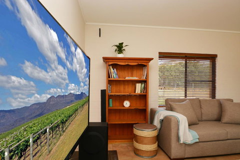 JE Guesthouse, Central To All The Hunter Valley Has To Offer - C Tourism 5