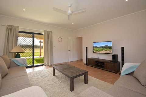 JE Guesthouse, Central To All The Hunter Valley Has To Offer - C Tourism 4