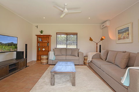 JE Guesthouse, Central To All The Hunter Valley Has To Offer - C Tourism 3