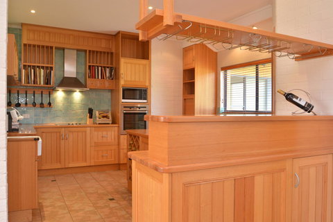 JE Guesthouse, Central To All The Hunter Valley Has To Offer - C Tourism 11